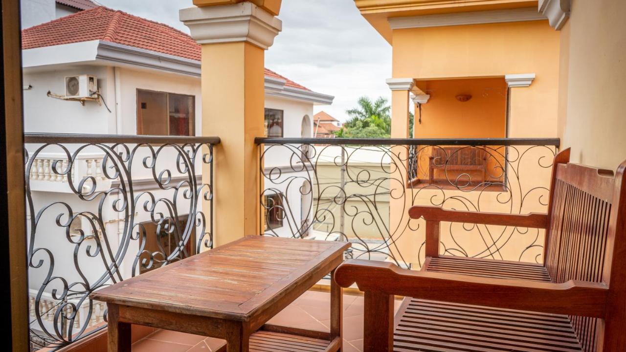 Den Hotel Totonou Siem Reap Exteriör bild